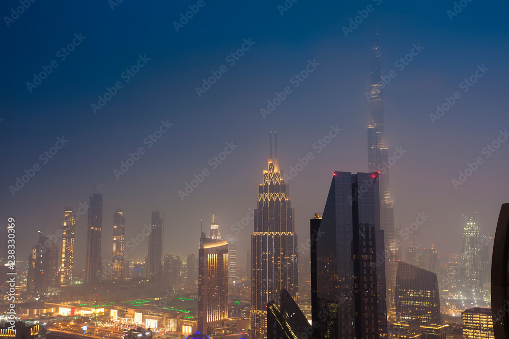 Fototapeta premium Dubai city at night, United Arab Emirates