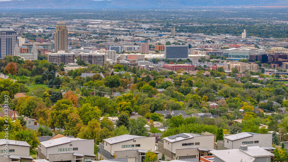 Obraz premium Panoramic view of Salt Lake City downtown in Utah