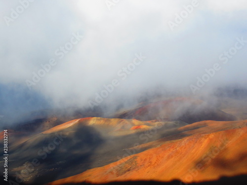 Vulkan Haleakala auf Maui wolkenverhangen