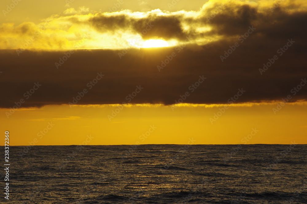 Obraz premium 3241 Sunset during Atlantic Ocean crossing on sailboat from Antigua to Gibraltar