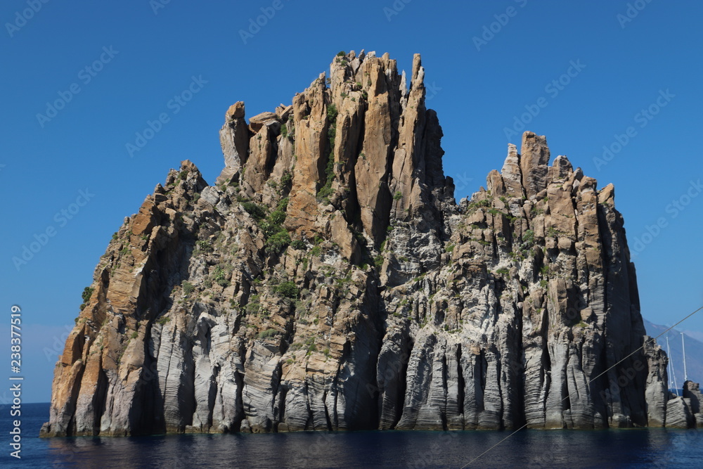 paysage en Sicile -mer Tyrrhénienne-Iles Eoliennes