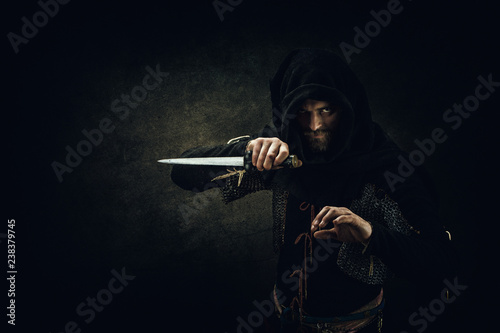 Φωτογραφία Portrait of a medieval assassin