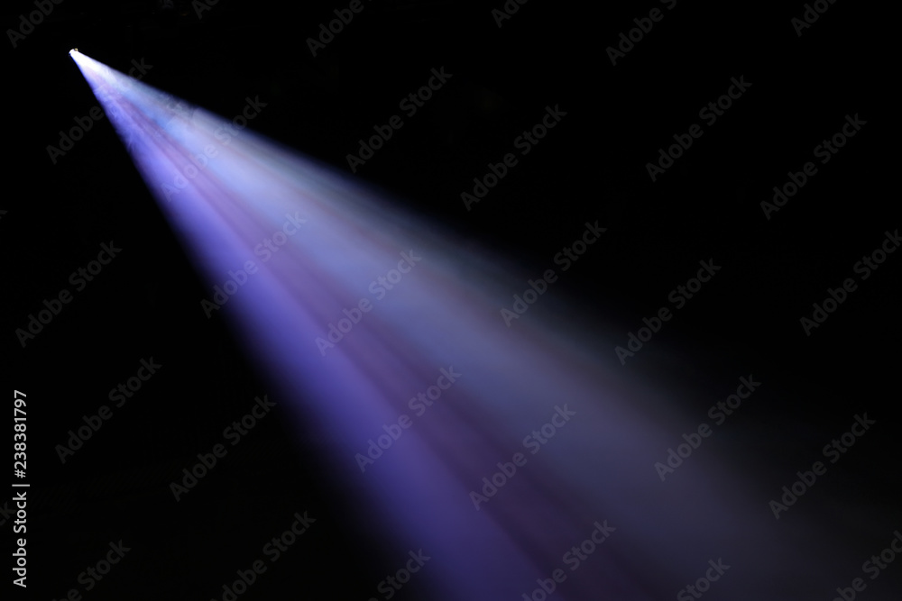 spot lumière spectacle concert faisceau lumineux bleu led scène