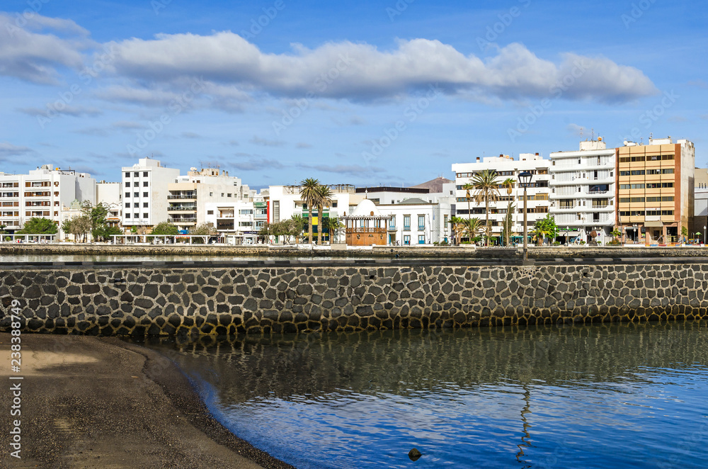 Φωτογραφία Waterfront Avenida la Marina and a carved pavilion of the tourist information ce