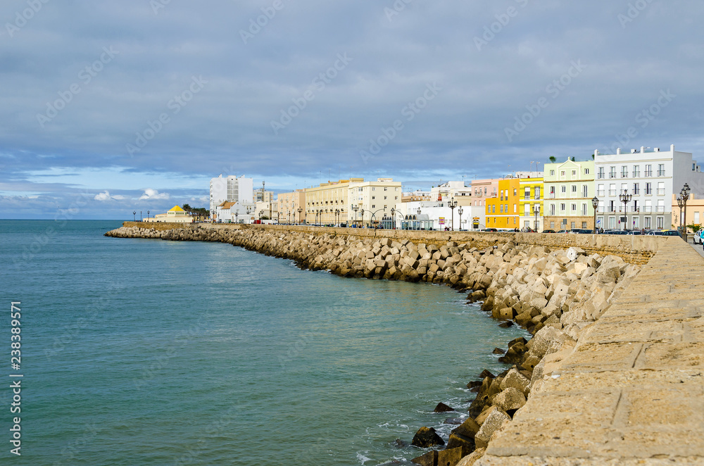 Bay of Cadiz with its waterfront promenade Avenida Campo del Sur in Cadiz, Spain