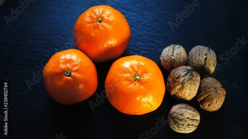 walnüsse ,mandarine,walnüsse, manderine, food, red, vegetable, ripe, fresh, fruit, tomatoes, isolated, healthy, white, organic, persimmon, vegetarian,  photo