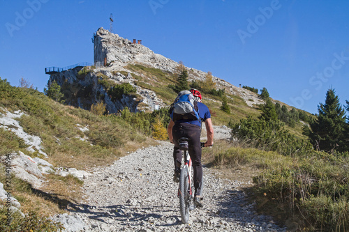 Mountainbiketour auf den Vezzenagipfel