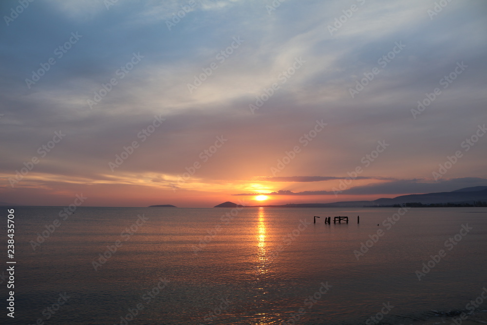 Obraz premium sunset over the sea