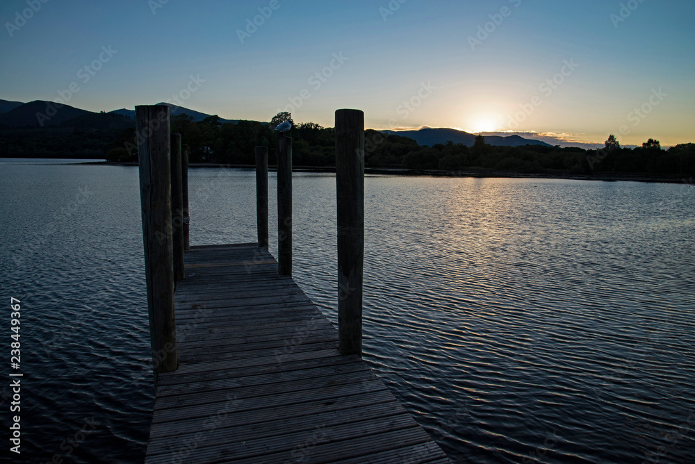 Fototapeta premium derwent water pier at sunset