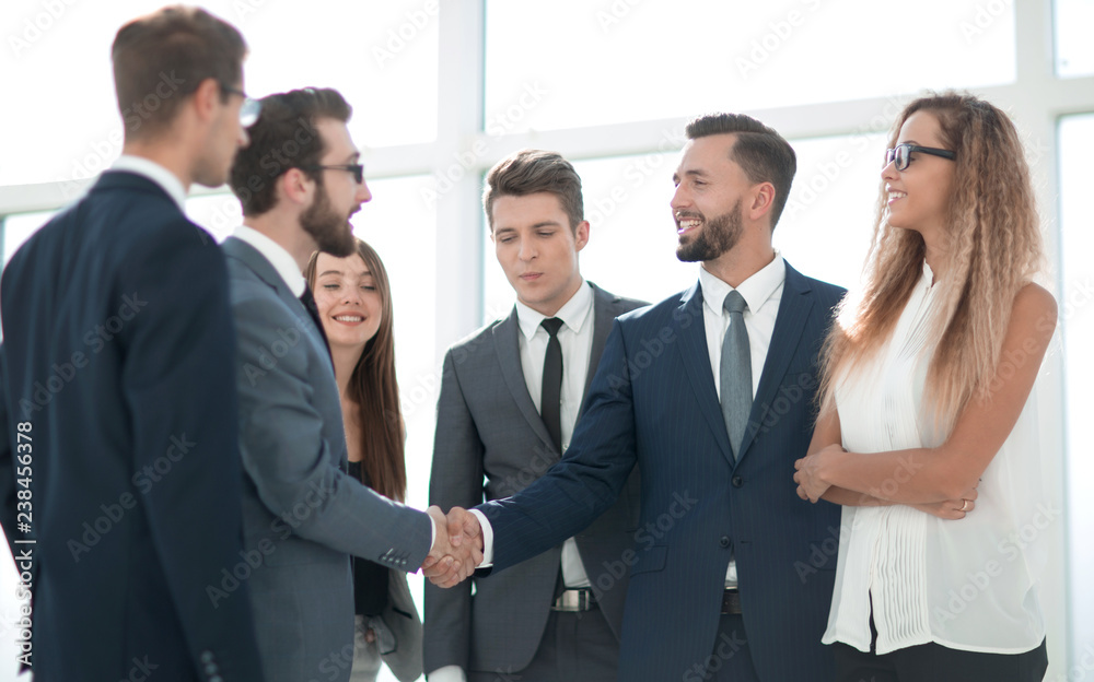 Fototapeta premium business partners meet in the business center