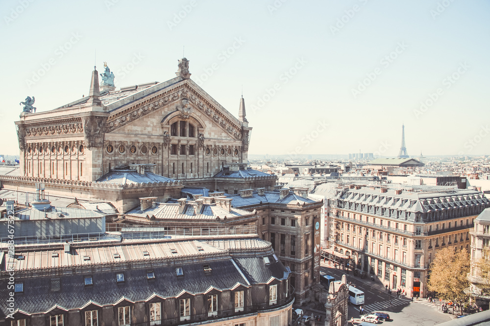 Blick vom Dachterrasse der Galeries Lafayette auf die Pariser Oper