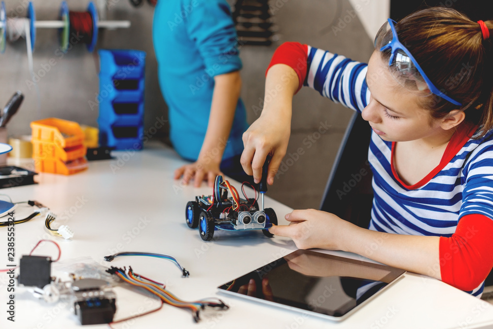 Building mechanical car