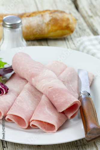 slices of white ham