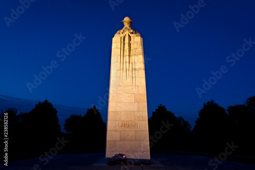 Fotografie The Brooding Soldier of the Saint Julien Memorial, Saint-Julien, Belgium