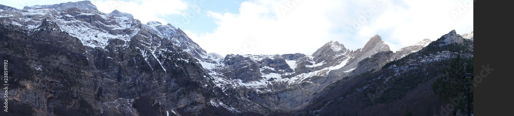 Obraz premium Ordesa Monte Perdido. National Park in Huesca, Spain