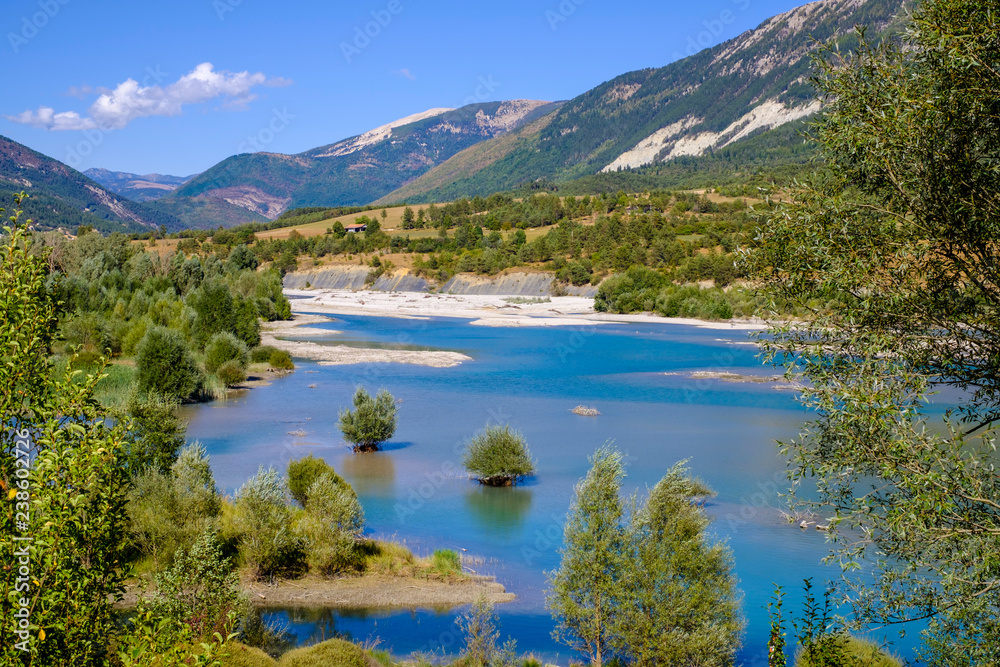 Vue sur le Verdon prés du village Saint-André-les-Alpes, Provence, France.