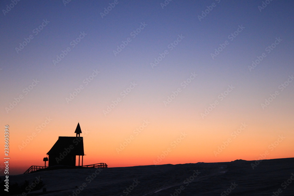 Sunrise View to a chappel - Sonnenaufgang an einer Kapelle