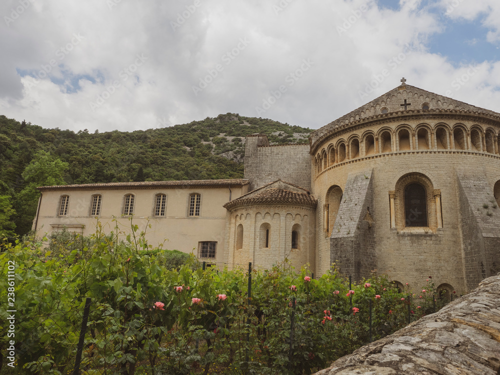 Abbaye de Gellone à Saint-Guilhem-le-Désert dans l'Hérault