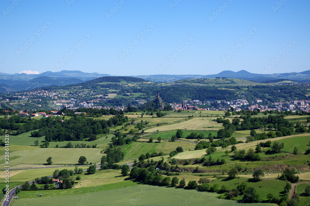 vue depuis sur le Puy-En-Velay depuis la forteresse de Polignac, haute loire 