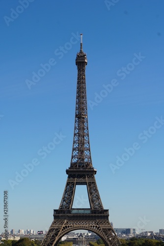 Eiffel Tower - Paris © yoshi