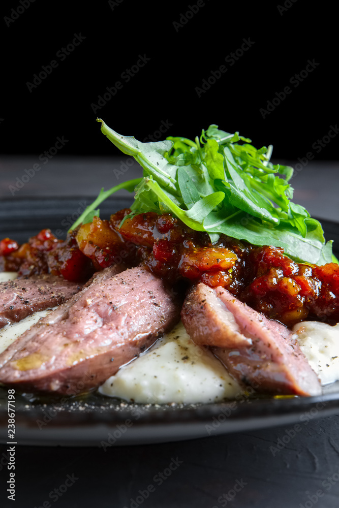 Roasted beef with caramelized vegetables and arugula Roasted beef with caramelized vegetables and arugula