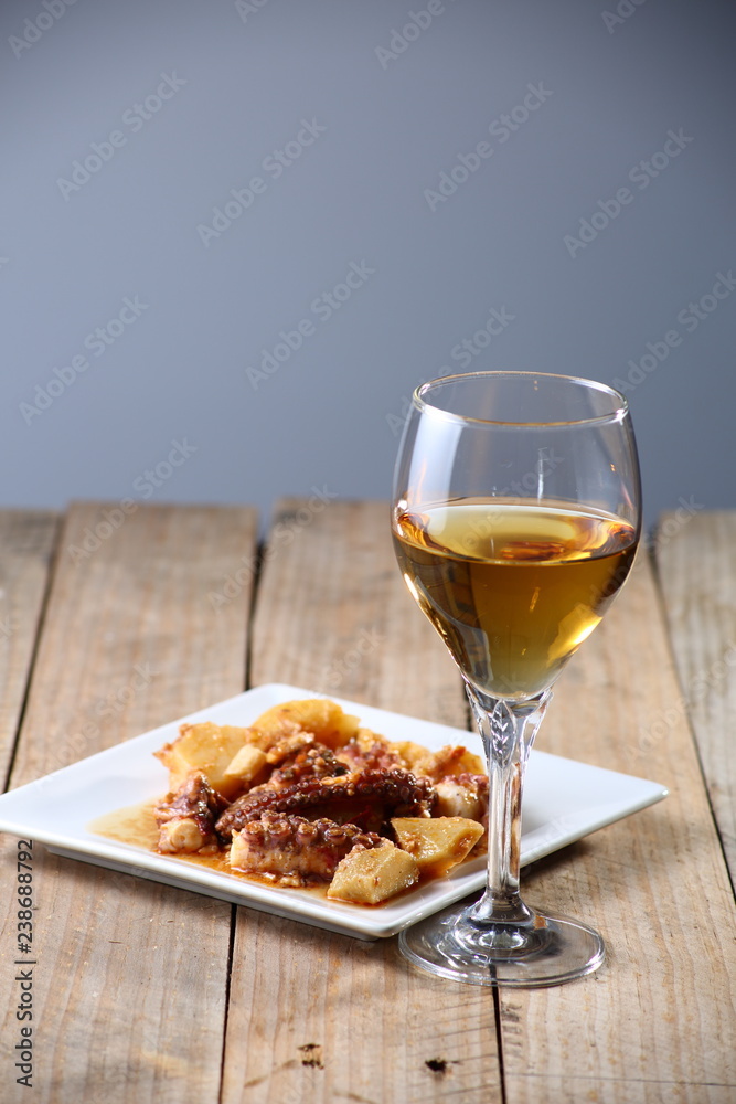 Naklejka premium bodegón de comida y bebida
