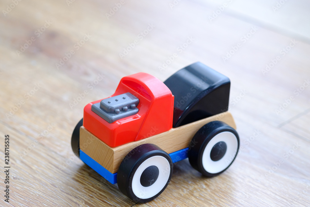 Colorful wooden and plastic car toys ,can assembly and swap for improve the creative thinking. Colorful wooden and plastic car toys ,can assembly and swap for improve the creative thinking.