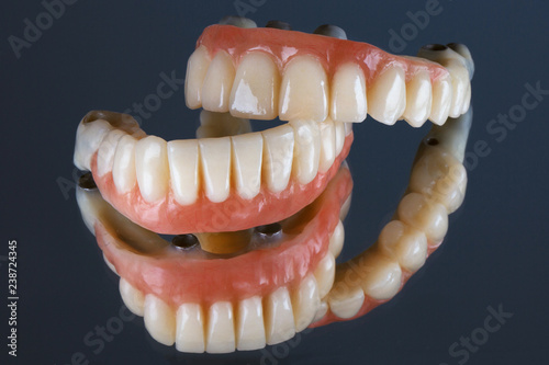 Dental prostheses from ceramics supplemented with artificial gums