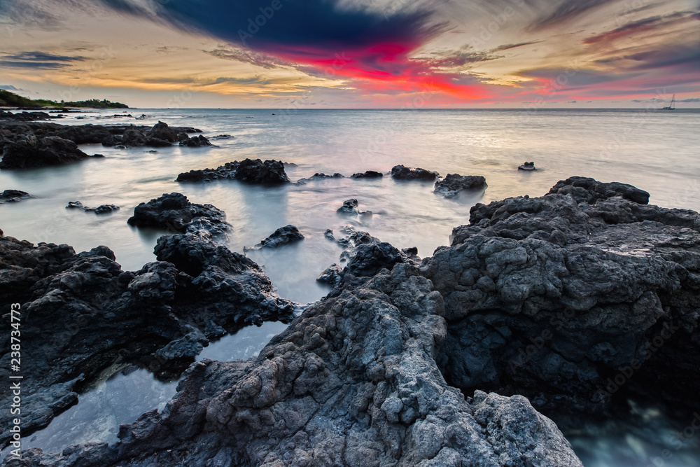 Fototapeta premium Sunset at Anaehoomalu Beach in Big Island, Hawaii