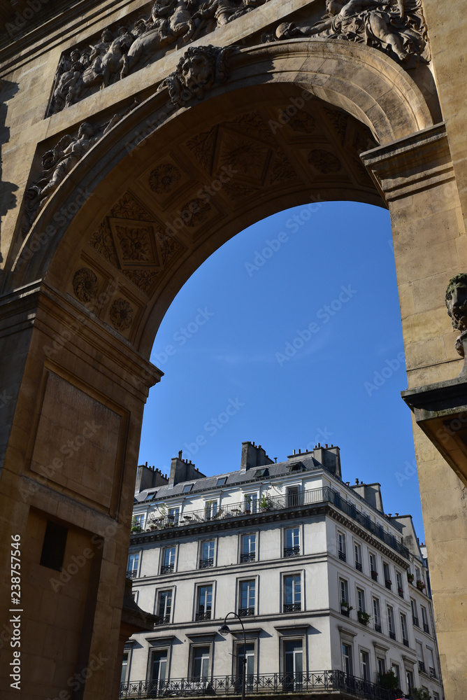 Porte Saint-Denis à Paris, France
