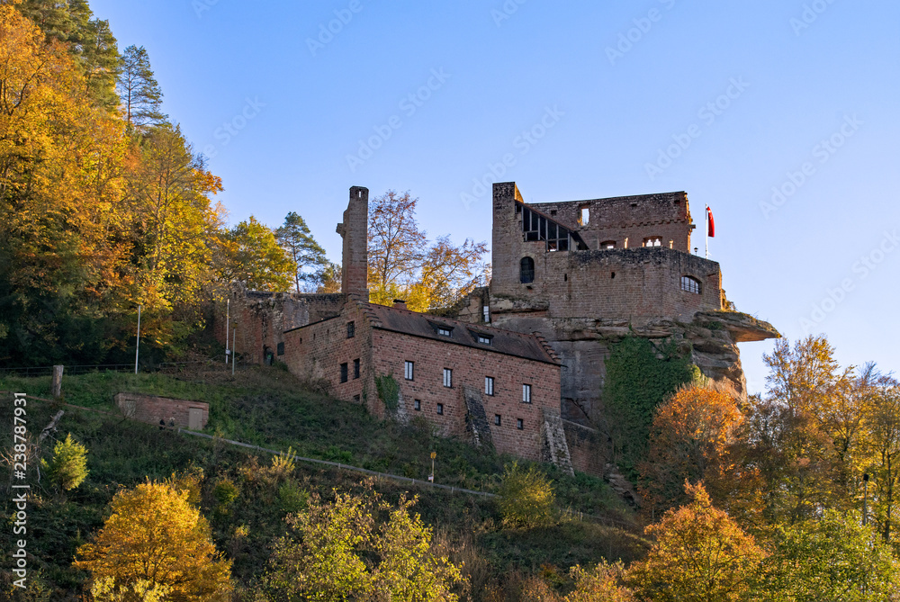 Herbst auf Burg Spangenberg, Neustadt an der Weinstraße, Rheinland-Pfalz, Deutschland 