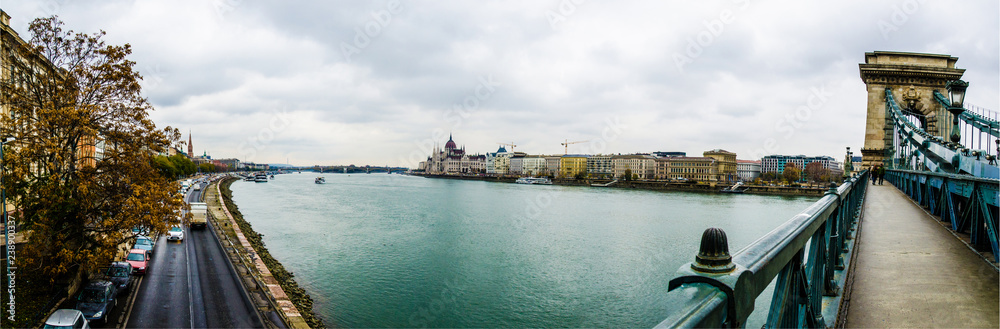 Fototapeta premium Budapest - Ponte delle Catene