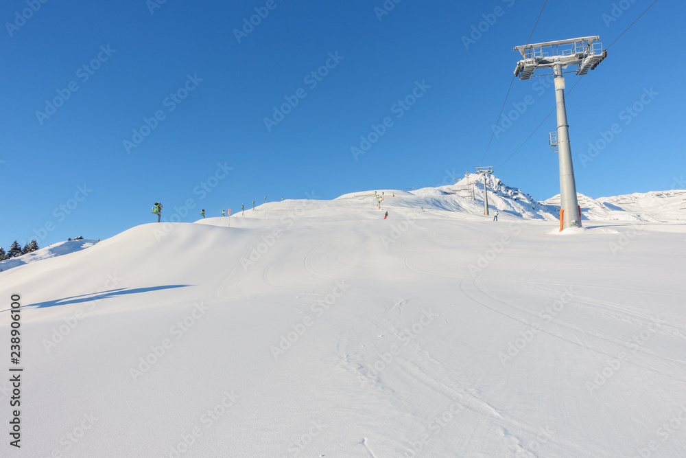 Schipiste und Schilift Schipiste und Schilift