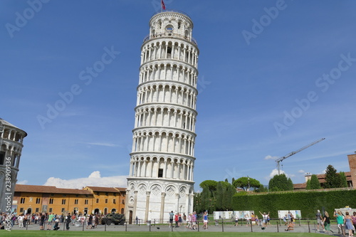 Pisa - Torre pendente in piazza dei Miracoli Fototapet