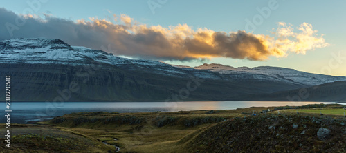 Iceland – Dusk around the Mountain