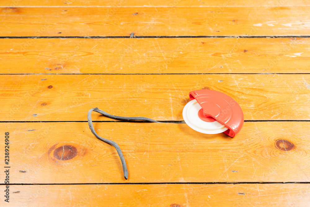 How to Fill Gaps in Floorboards and Seal Floorboards to Prevent