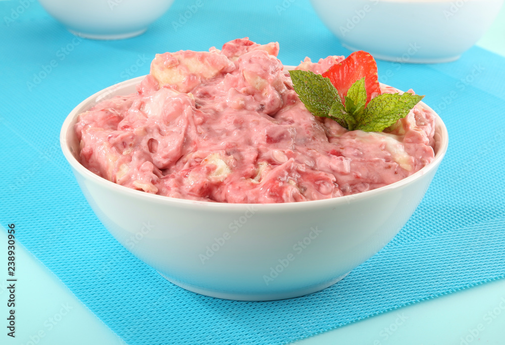 ETON MESS CLOSE UP FOOD IMAGE ETON MESS CLOSE UP FOOD IMAGE
