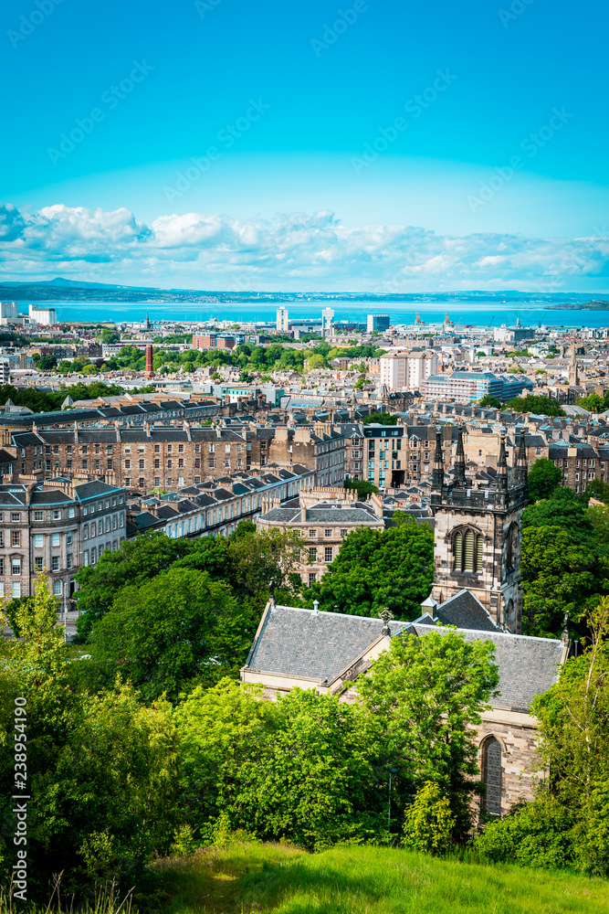 View to the city of Edinburgh with its historic houses and alleyways, Scotland