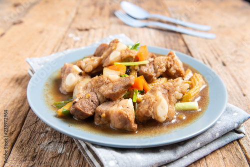 Pork spare rib stir fried with soy sauce and black pepper