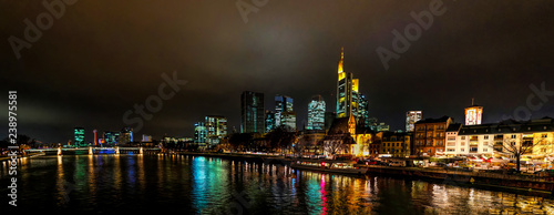 Frankfurt am Main Panorama bei Nacht