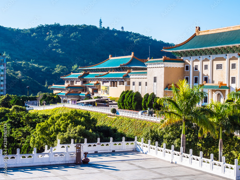 Obraz premium Beautiful architecture building exterior of national palace museum in taipei taiwan