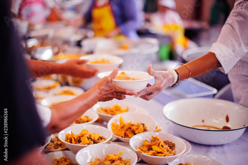 The concept of food sharing Help solve Hunger for the homeless