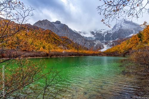 Fototapeta Naklejka Na Ścianę i Meble -  Yading national reserve in Daocheng County, in the southwest of Sichuan Province, China.