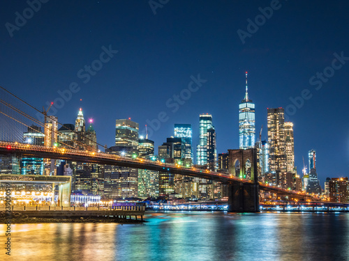 Fototapeta Naklejka Na Ścianę i Meble -  ニューヨーク　ブルックリン・ブリッジとマンハッタンの摩天楼
