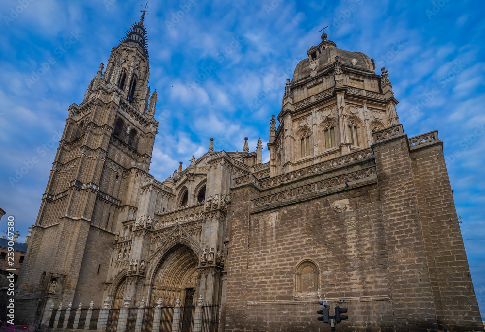 Fototapeta premium The Primate Cathedral of Saint Mary of Toledo, one of the three 13th-century High Gothic cathedrals in Spain and considered the magnum opus of the Spanish Gothic style