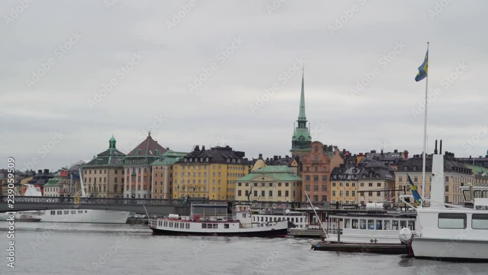 21638_Cruising_on_the_lake_channel_in_Stockholm_Sweden.mov 21638_Cruising_on_the_lake_channel_in_Stockholm_Sweden.mov