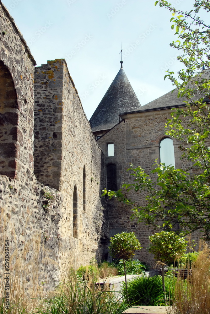 Ville de Mayenne, vestiges dans la ville, département de la Mayenne, France