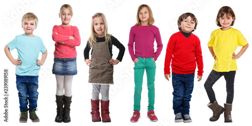 Fotografía Gruppe Kinder kleine Junge Mädchen Ganzkörper Portrait Porträt isoliert Freistel