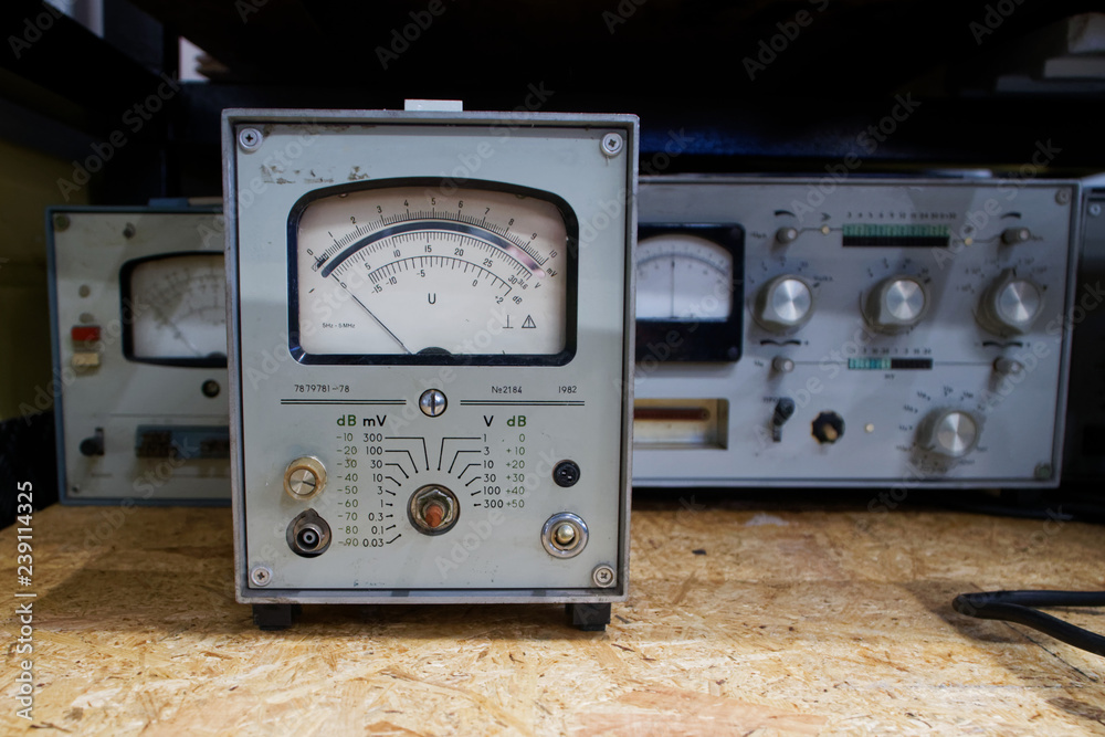 Obraz premium Old industrial electrical equipment. Microvoltmeter and linear integrated circuit tester