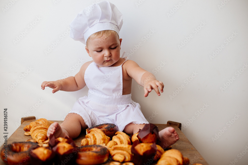 Little child cook.